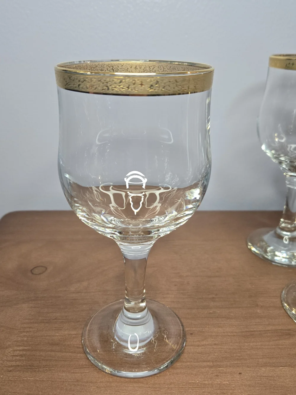 Gold Rim Crystal Wine Glasses - Set of 8